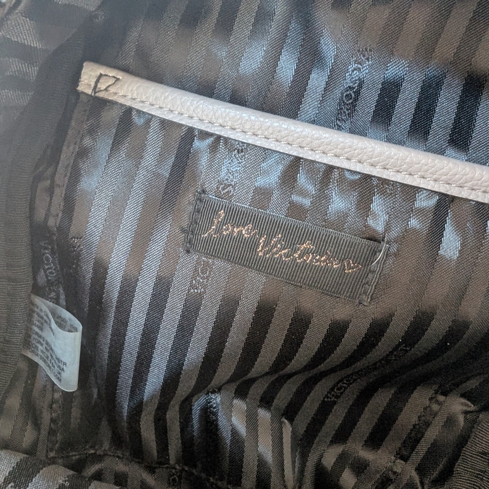 Victoria's Secret Small Gray Quilted Faux Leather Backpack With Chain Details - Picture 7 of 10